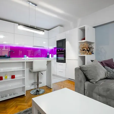 Bright & 1bd Flat - Dedicated Work Space By Flat Mаnager Апартаменты *